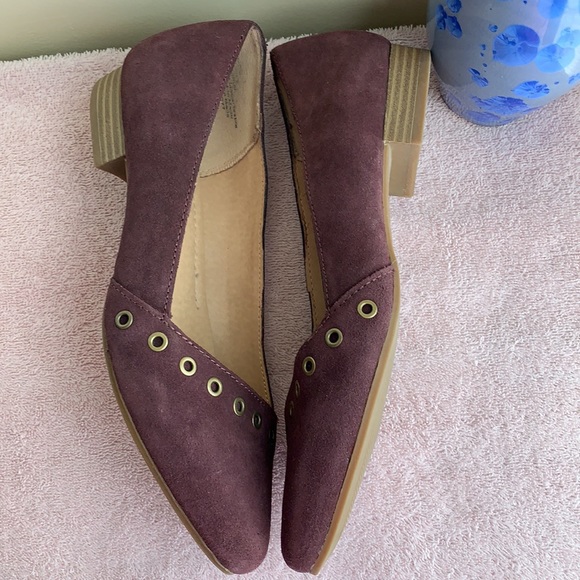 Nearly New Sonoma Genuine Suede Hadlee Flats - Picture 7 of 8
